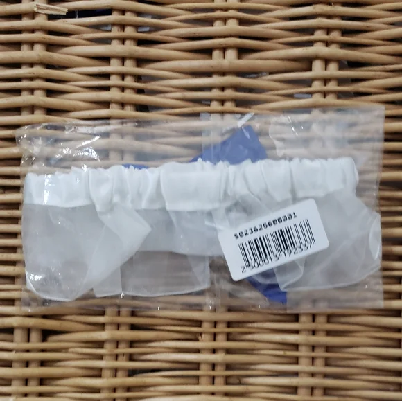 NWT- White and Blue Garter with Rhinestone Accent - Picture 4 of 6